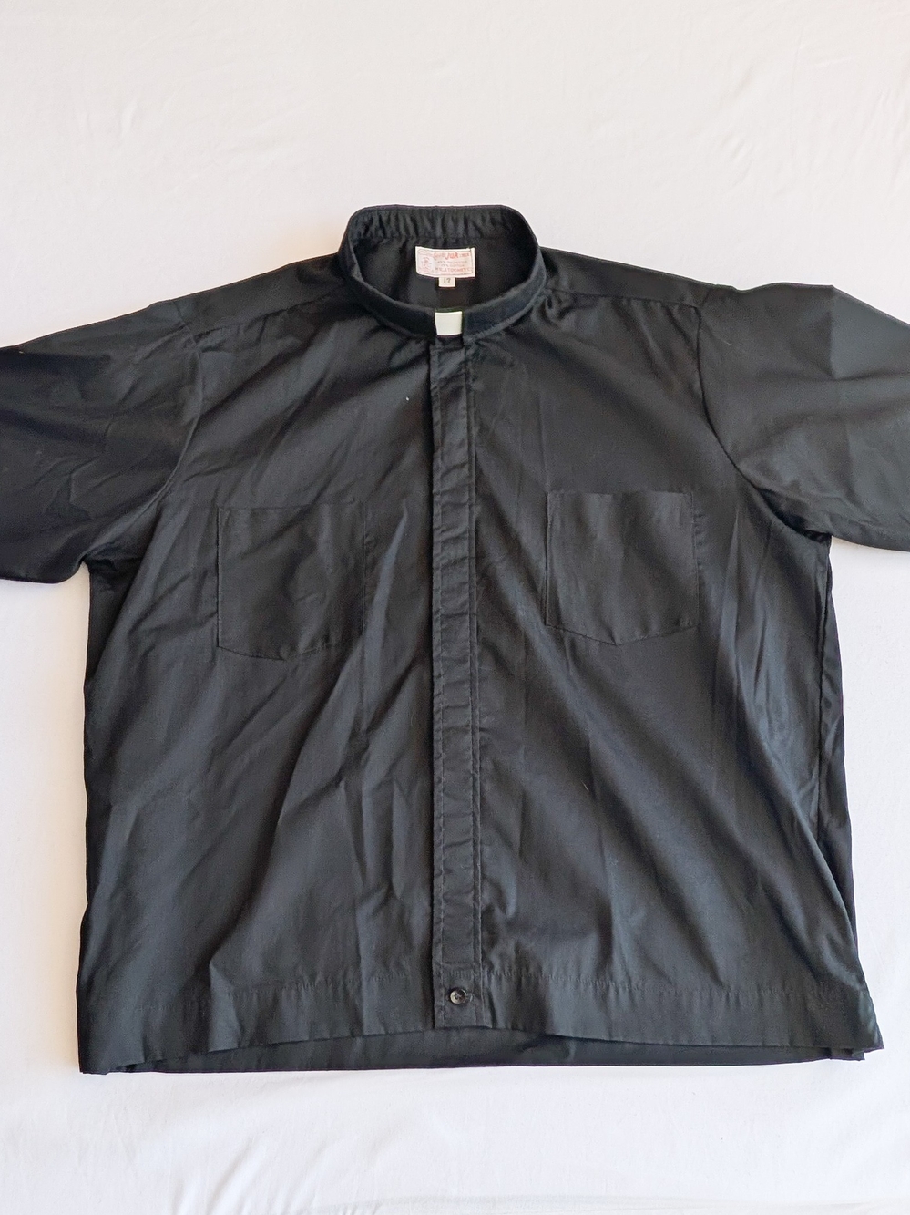 VTG R.J. Toomey Co. Size 17" Black Short Sleeve Button Up Priest USA With Tab